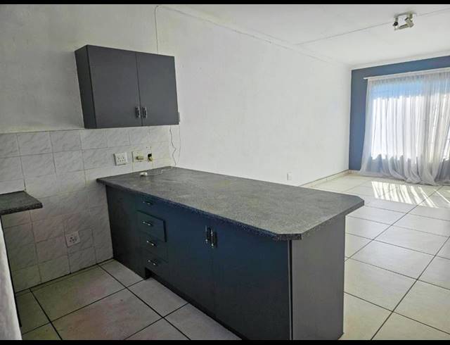 2 BEDROOM TOWNHOUSE FOR SALE IN MULBARTON